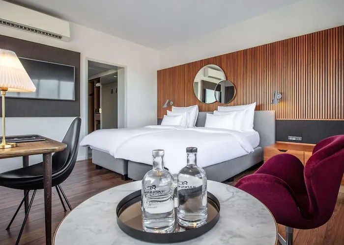 Radisson Collection Royal Hotel, Hotel