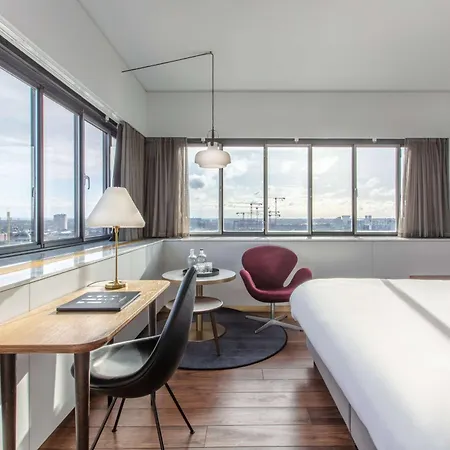 Radisson Collection Royal Hotel, Hotell