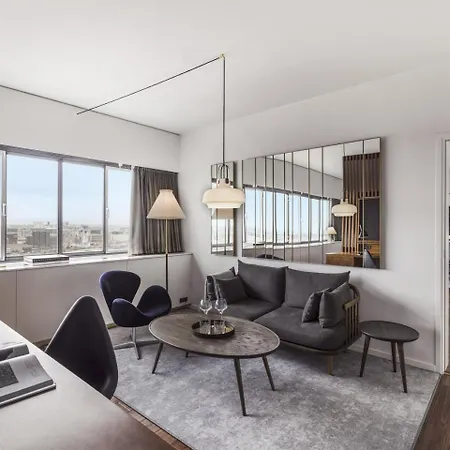 Radisson Collection Royal Hotel,