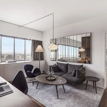 Radisson Collection Royal Hotel, Hotel