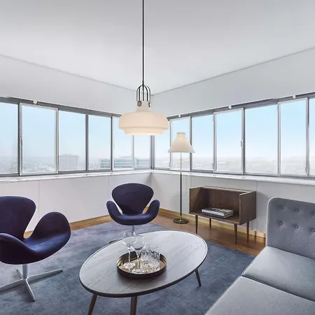 Radisson Collection Royal Hotel, מלון 5*