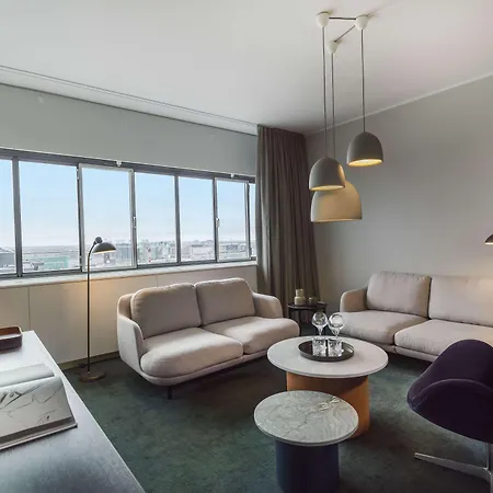 Radisson Collection Royal Hotel, מלון 5*