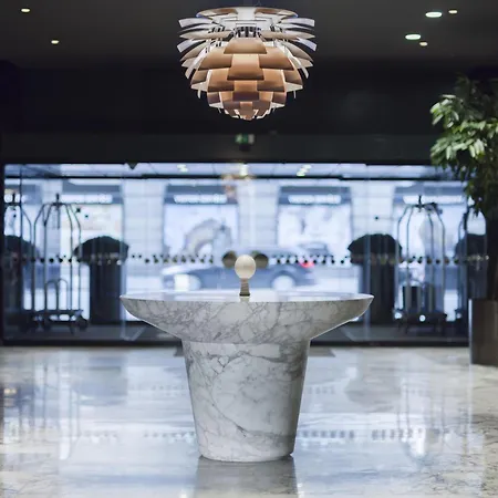 Szálloda Radisson Collection Royal Hotel,