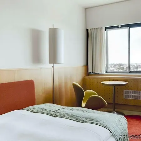 Radisson Collection Royal Hotel, Szálloda